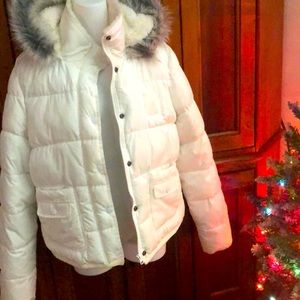 ❄️⛄️Aeropostale Ladies White Hooded Puffer Coat
